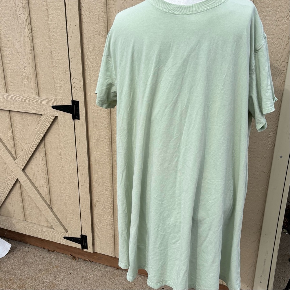 Lululemon Shirt Womens 14 Green Tee  Short Sleeve Crew Neck Athleisure/sleepware